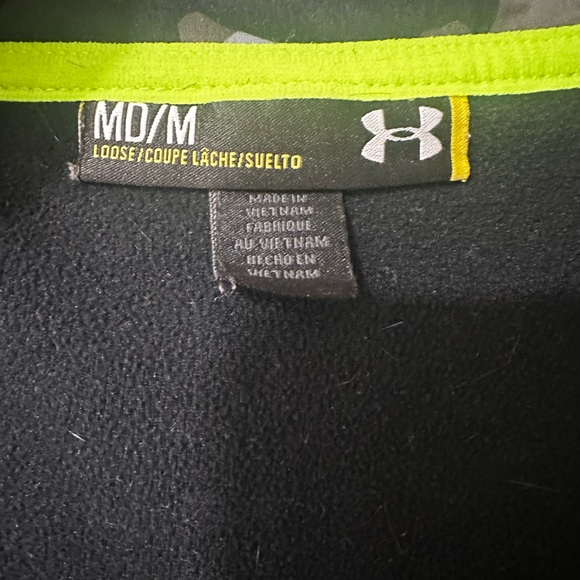 Loose. Medium Under Armour 1/4 zip pullover hoodie for men’s - Picture 5 of 6